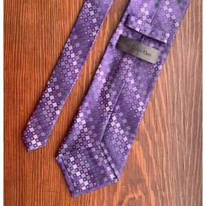 Calvin Klein 100% Silk Men's Purple Geometric Neck Tie Suit‎ Business